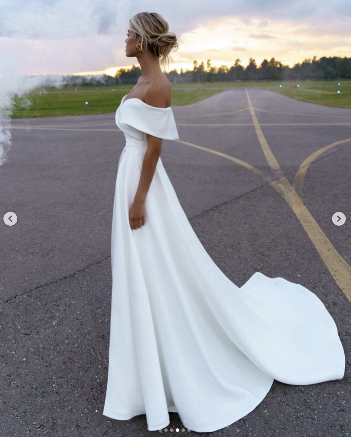 Elegant Off-Shoulder Wedding Dress for Rent with Detachable